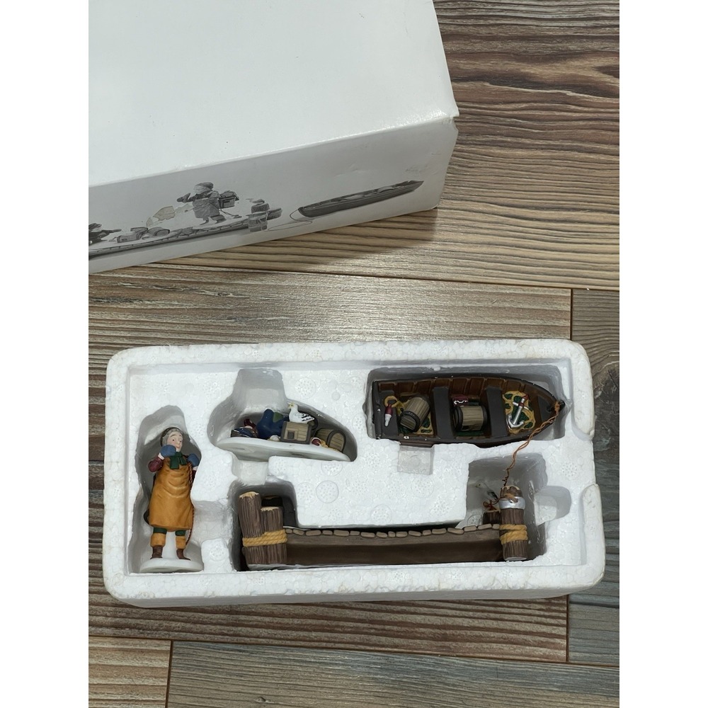 Dept 56 Accessories Heritage Village‎ Collection Lobster Trappers One Broken
